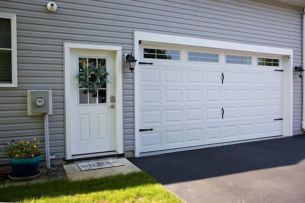 24/7 Emergency Garage Door Panel Replacement experts in Madisonville, LA